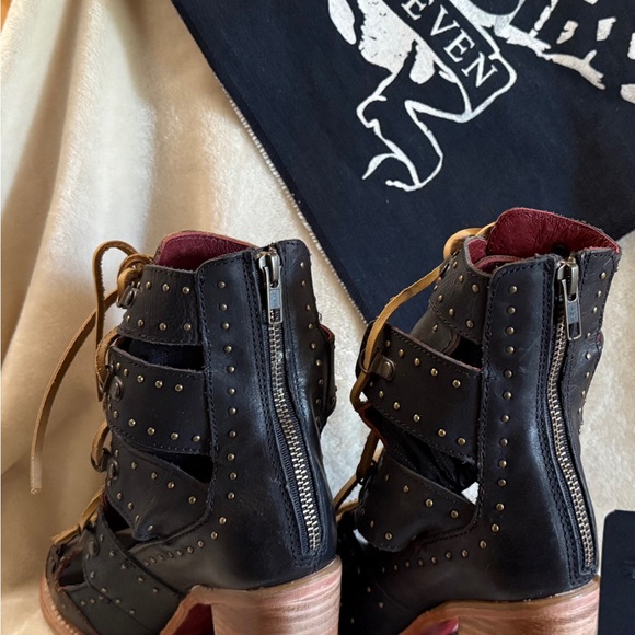 Freebird- black Brandy Lace-Up Women's Shoes - Picture 2 of 4